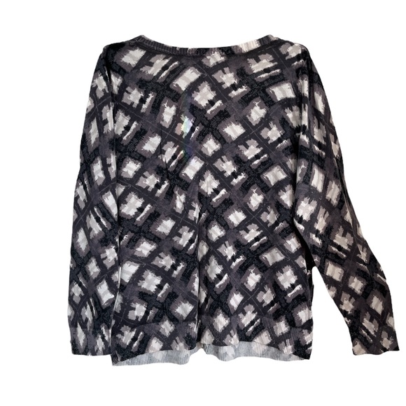 Lane Bryant Black/White Geometric Print V-Neck Button-Up Cardigan Sweater 22/24 - Picture 2 of 9